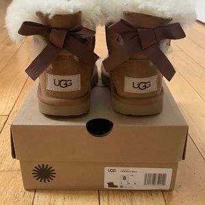 Toddler Uggs Mini Bailey Bow II size 8